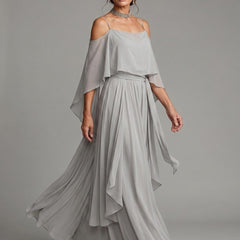 Sofia - Conjunto fluido gris, en movimiento